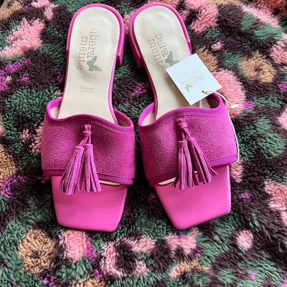 libera mente Shoes - Fuchsia Tassel Women's Loafers